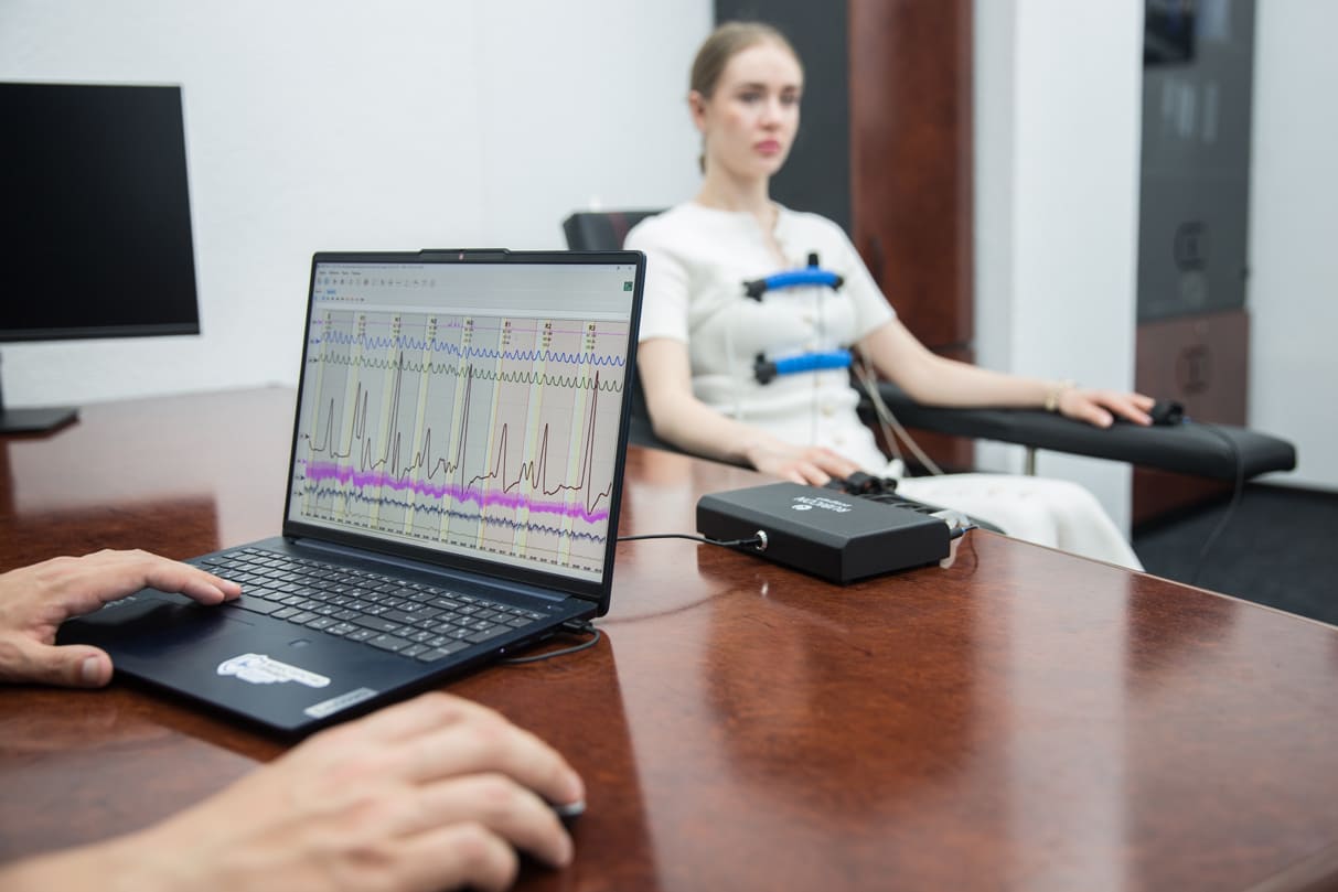 Перевірка на поліграфі по виявленню крадіжок і зловживань